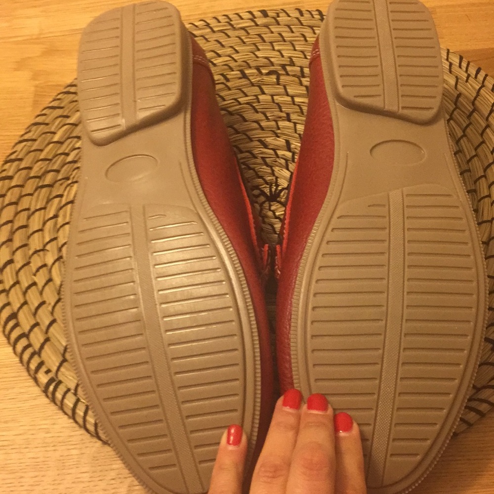 Shoes - Picture 2 of 3